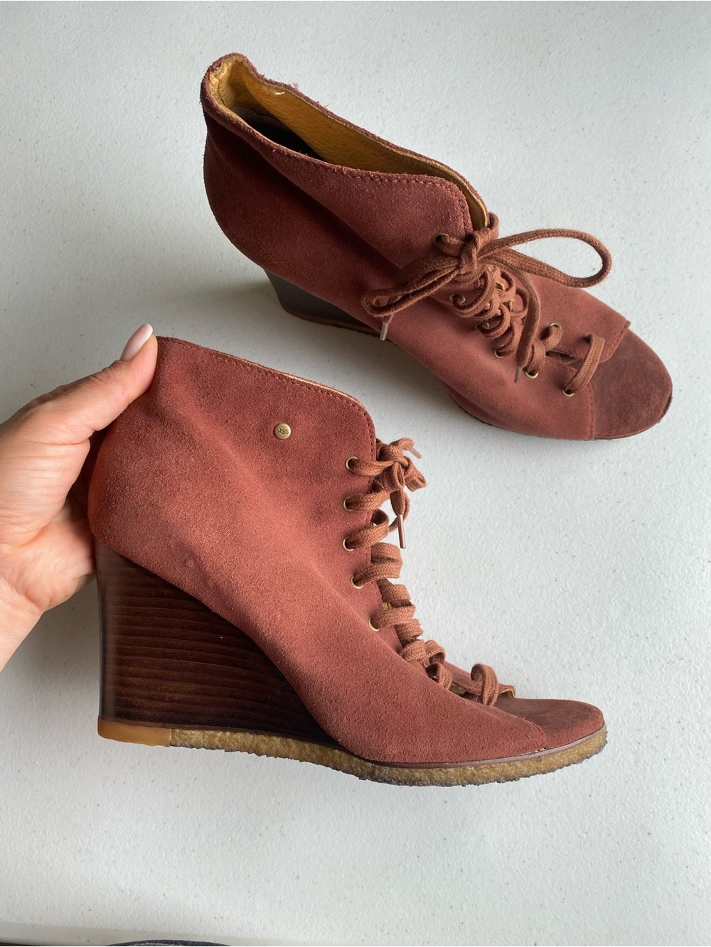 Ugg size 6.5 brick red suede leather lace-up wedge bootie